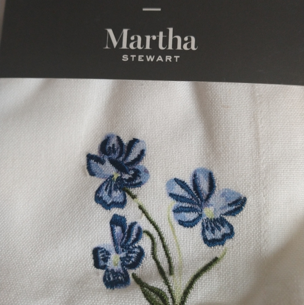 Martha Stewart CollectionFloral Napkins, Set of 4 - Picture 3 of 5